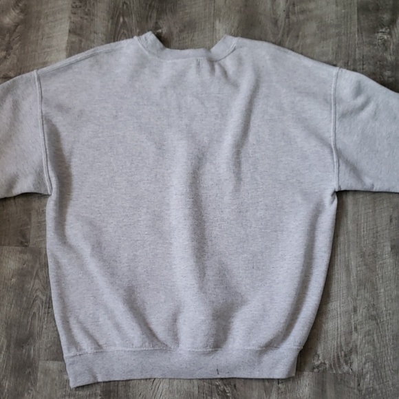 Crewneck - Picture 2 of 4
